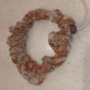 1 mother's day hair tie 🤎